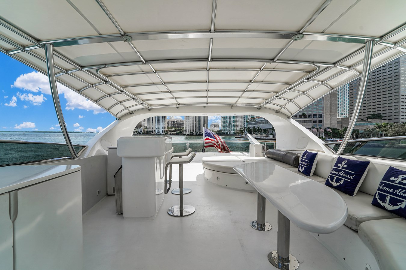 https://arconyachts.ams3.digitaloceanspaces.com/194472/conversions/large_3644628-optimize.jpg