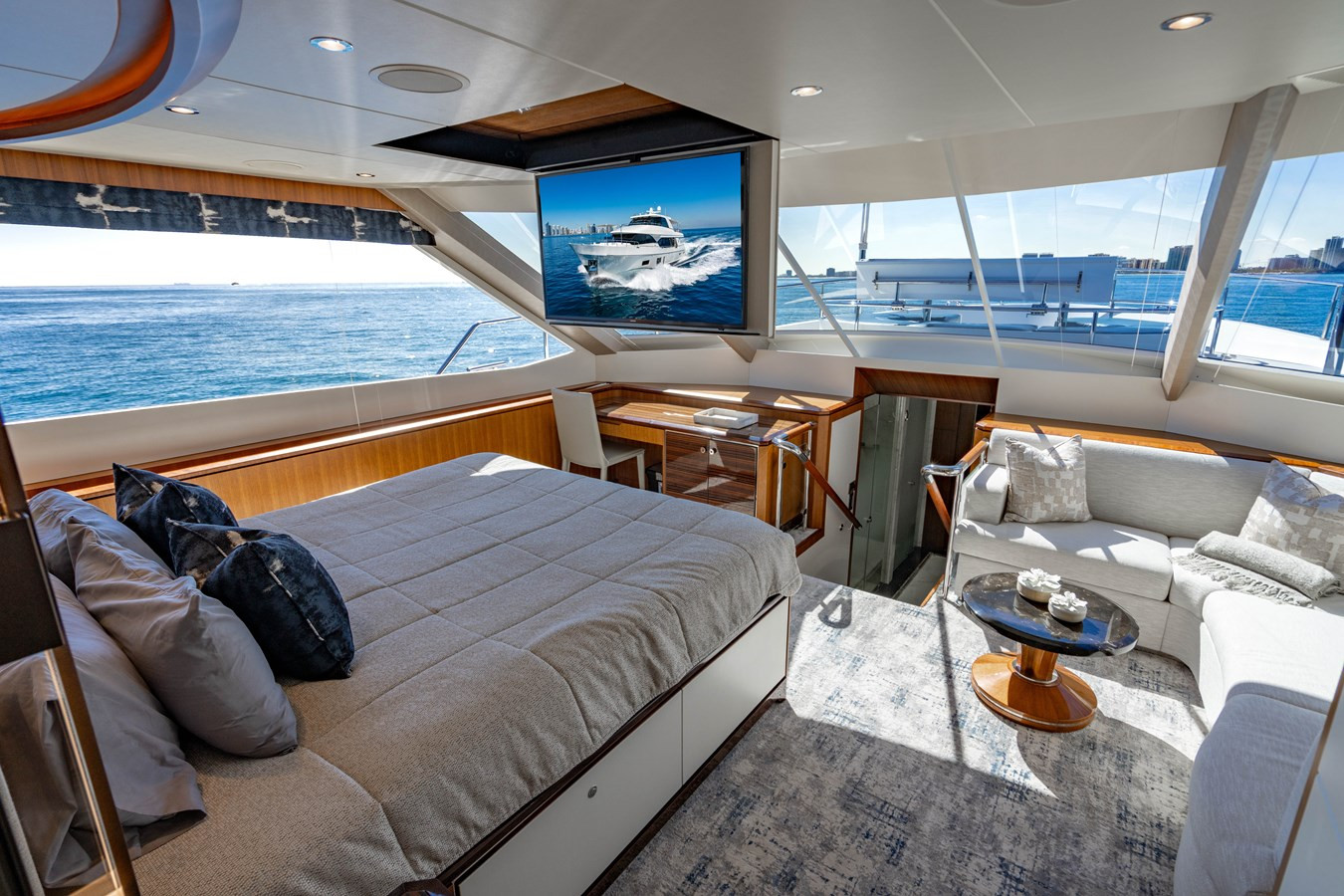 https://arconyachts.ams3.digitaloceanspaces.com/194646/conversions/large_4871112-optimize.jpg