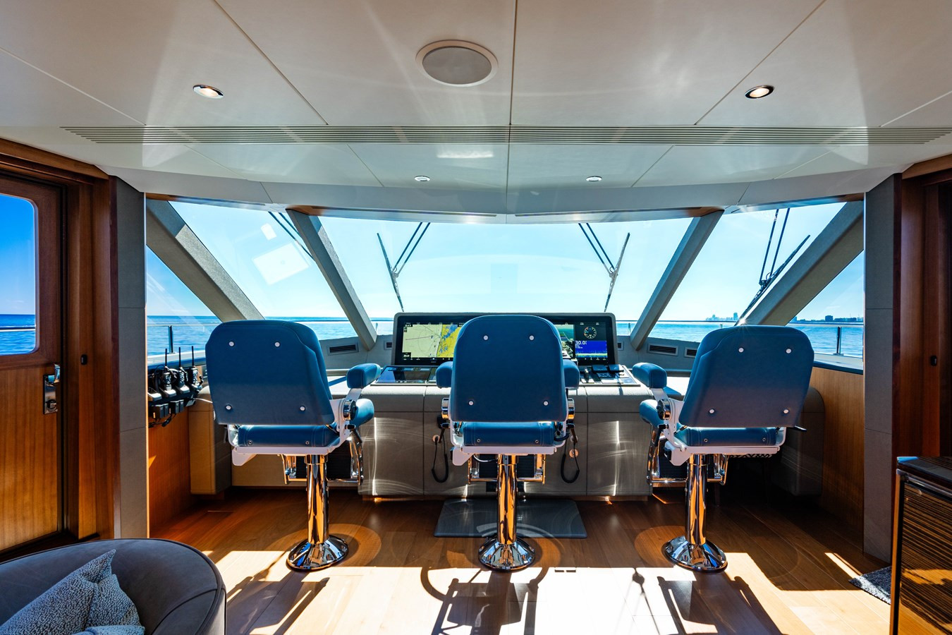 https://arconyachts.ams3.digitaloceanspaces.com/194658/conversions/large_4871109-optimize.jpg