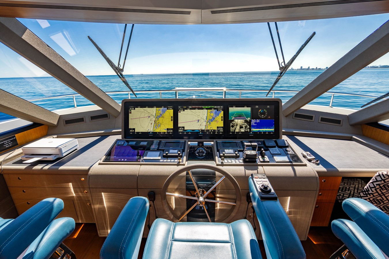 https://arconyachts.ams3.digitaloceanspaces.com/194659/conversions/large_4871108-optimize.jpg
