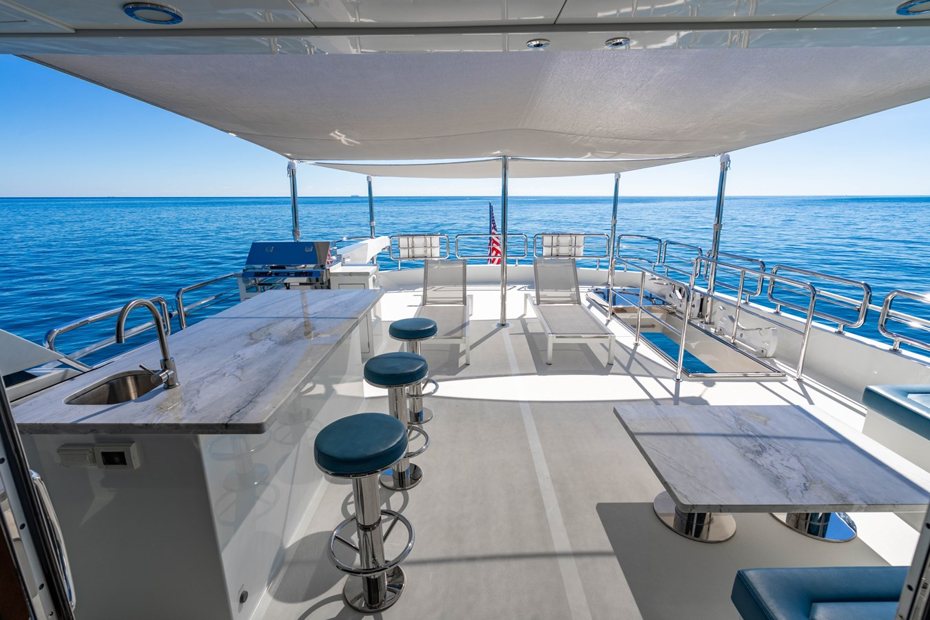 https://arconyachts.ams3.digitaloceanspaces.com/194663/conversions/large_4871121-optimize.jpg