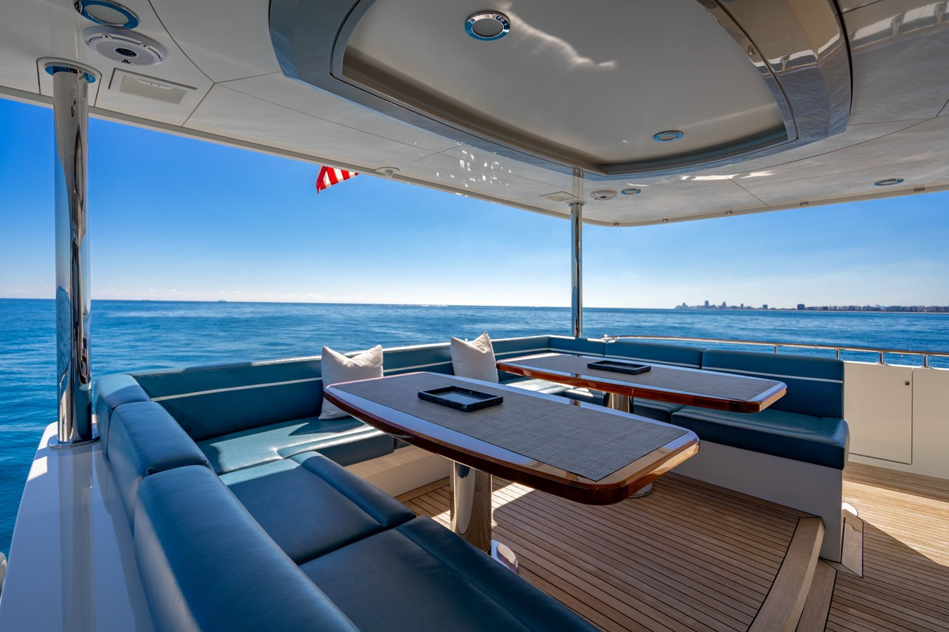 https://arconyachts.ams3.digitaloceanspaces.com/194668/conversions/large_4871126-optimize.jpg