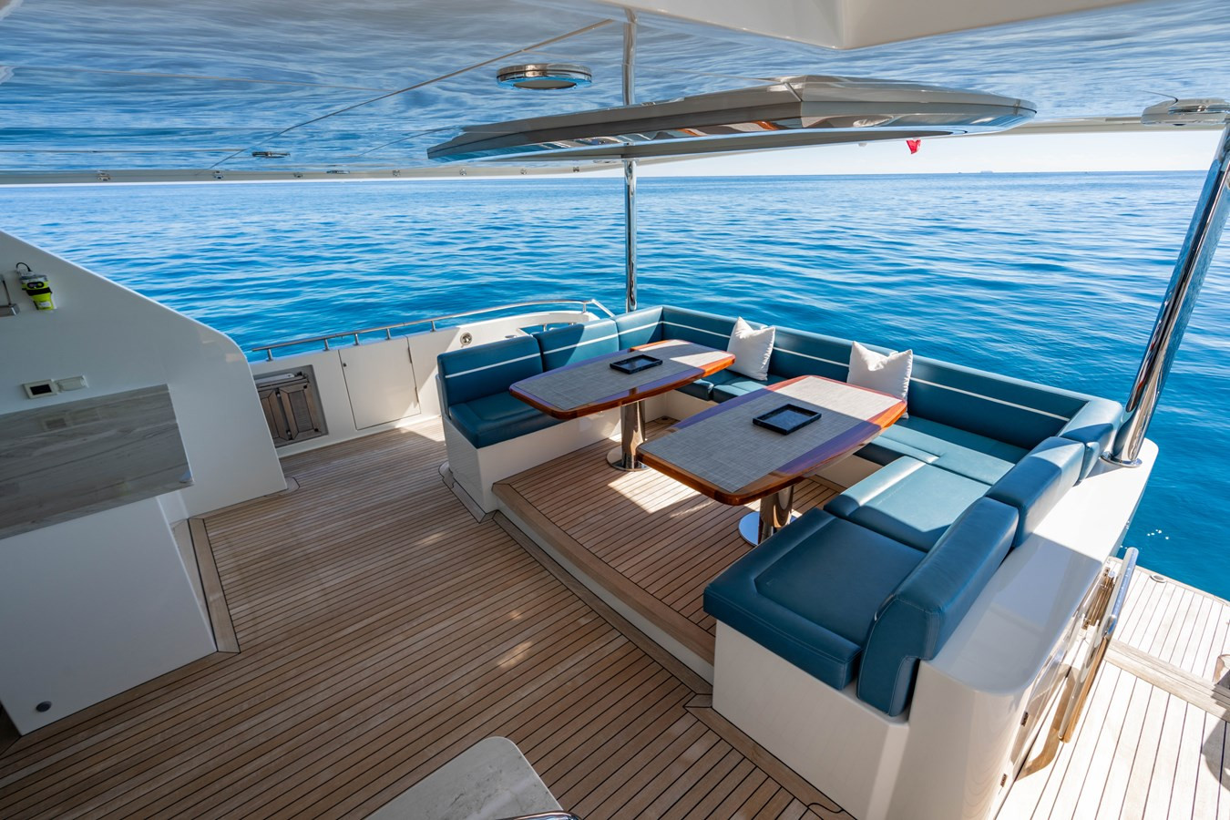 https://arconyachts.ams3.digitaloceanspaces.com/194669/conversions/large_4871128-optimize.jpg