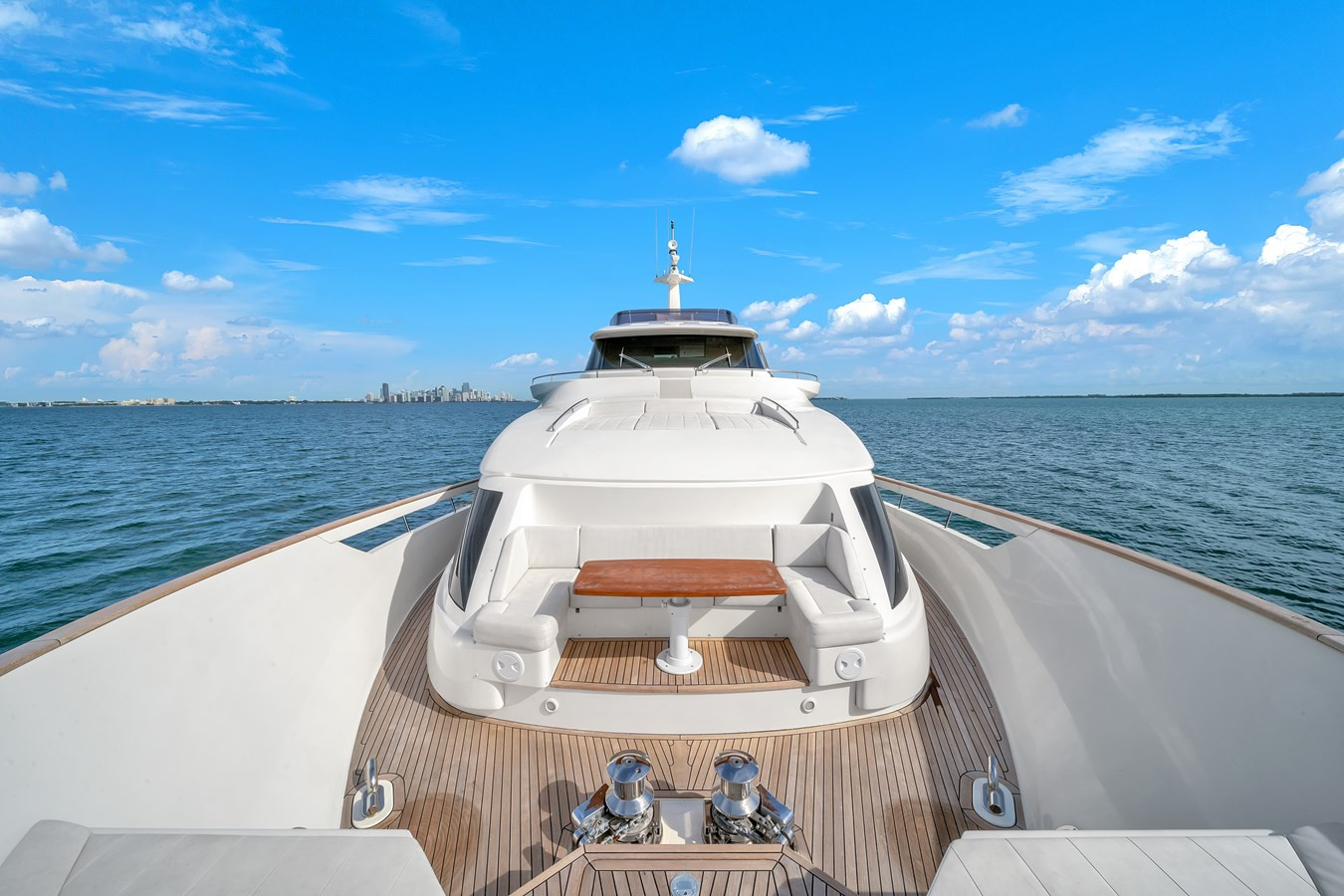 https://arconyachts.ams3.digitaloceanspaces.com/195489/conversions/large_4511630-optimize.jpg