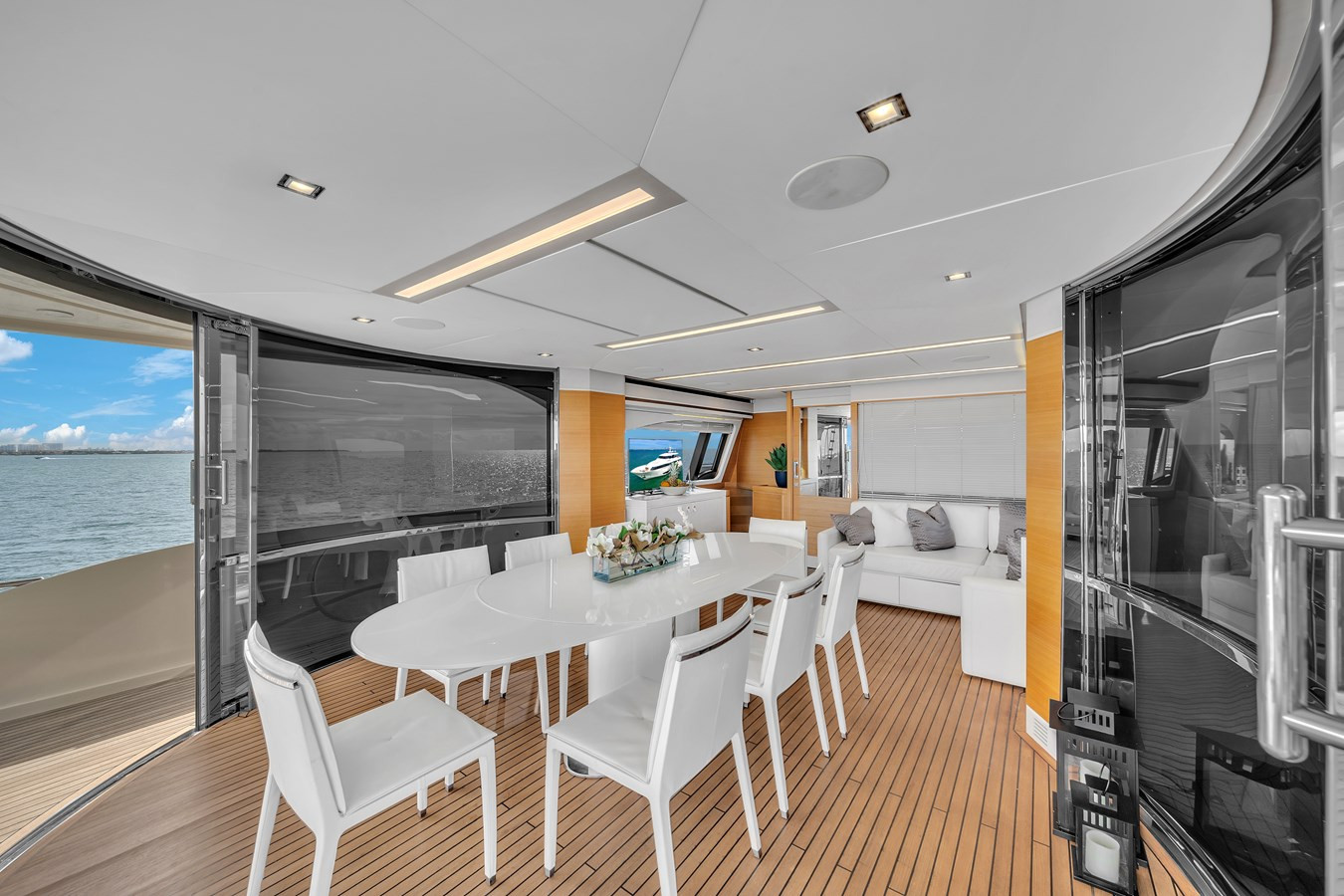 https://arconyachts.ams3.digitaloceanspaces.com/195497/conversions/large_4511638-optimize.jpg