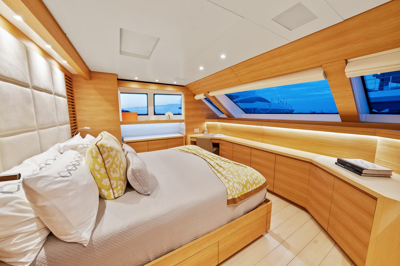 https://arconyachts.ams3.digitaloceanspaces.com/195508/conversions/large_4596118-optimize.jpg