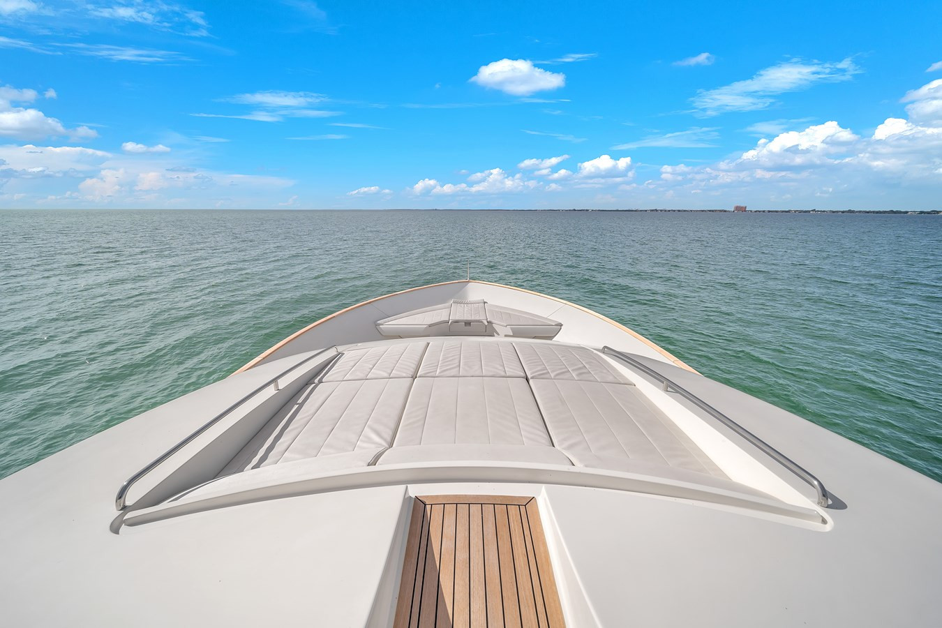 https://arconyachts.ams3.digitaloceanspaces.com/195513/conversions/large_4511646-optimize.jpg