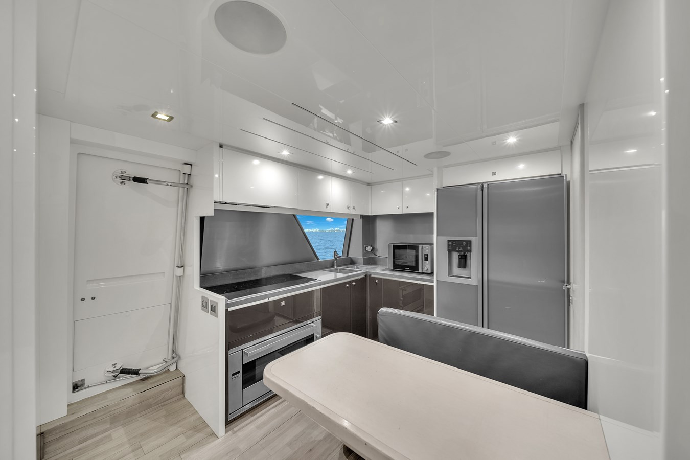https://arconyachts.ams3.digitaloceanspaces.com/195531/conversions/large_4511655-optimize.jpg