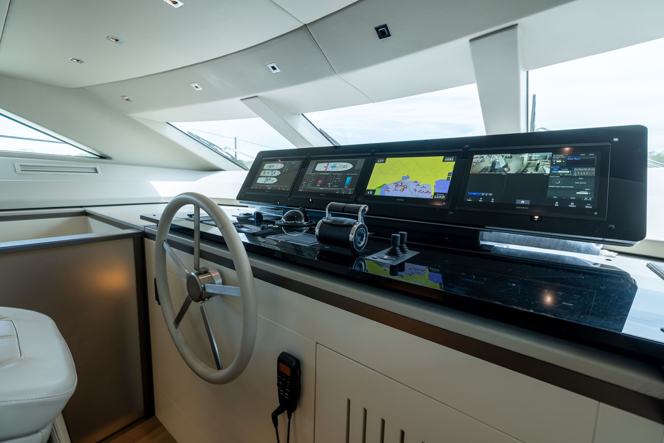https://arconyachts.ams3.digitaloceanspaces.com/195721/conversions/large_4706968-optimize.jpg