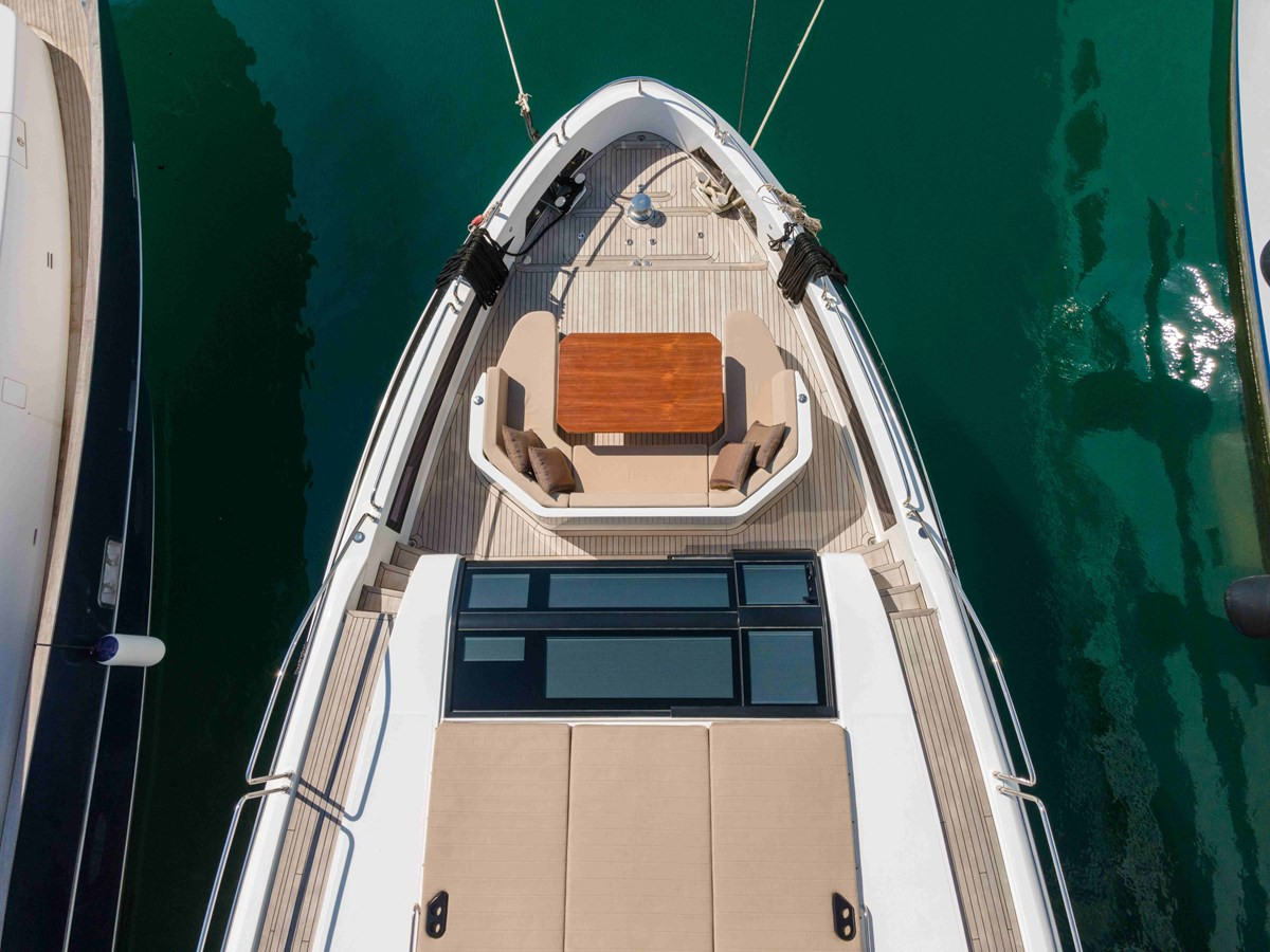 https://arconyachts.ams3.digitaloceanspaces.com/195901/conversions/large_4628642-optimize.jpg