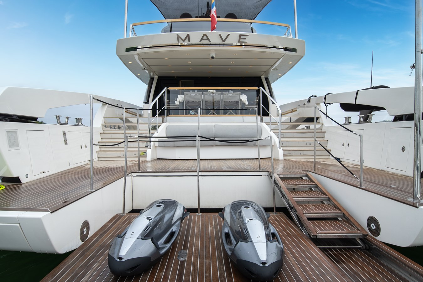 https://arconyachts.ams3.digitaloceanspaces.com/195961/conversions/large_4823136-optimize.jpg