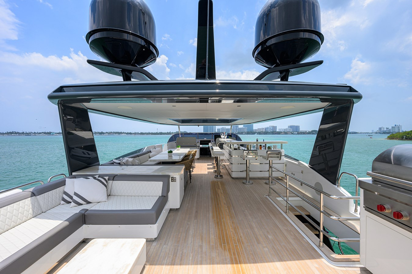 https://arconyachts.ams3.digitaloceanspaces.com/196134/conversions/large_4595438-optimize.jpg
