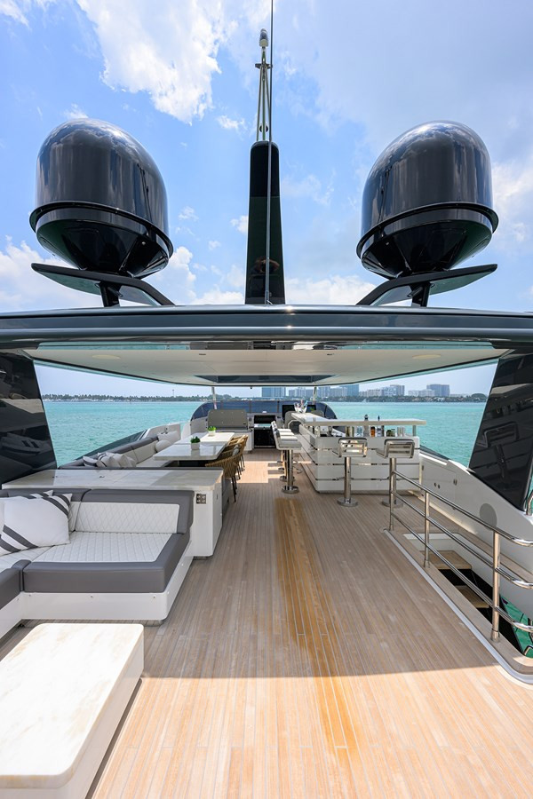 https://arconyachts.ams3.digitaloceanspaces.com/196136/conversions/large_4595439-optimize.jpg