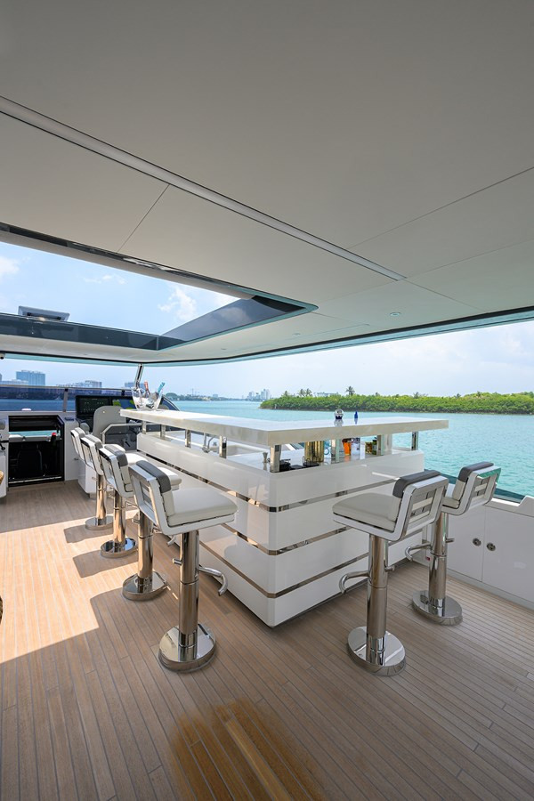 https://arconyachts.ams3.digitaloceanspaces.com/196140/conversions/large_4595441-optimize.jpg