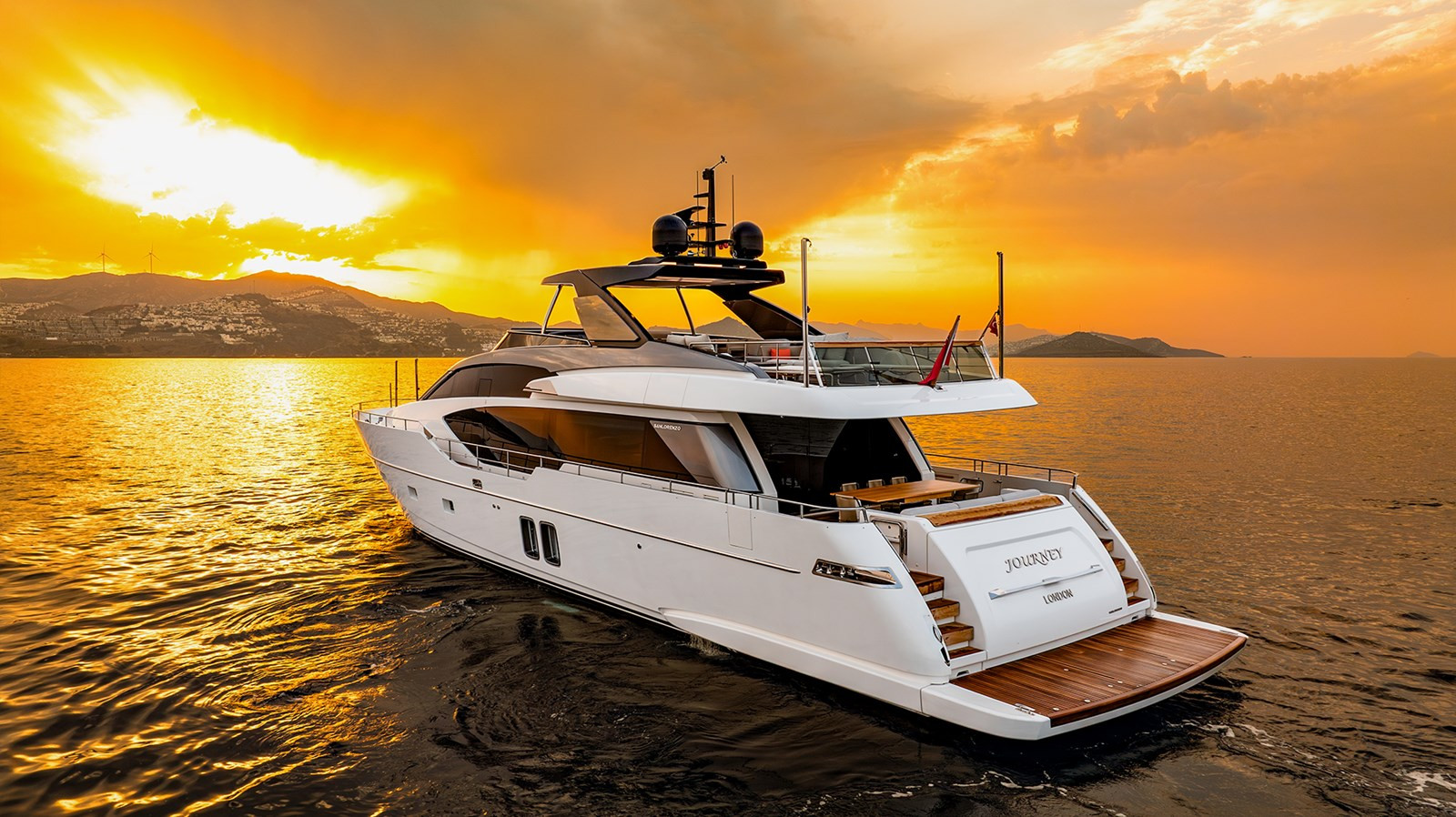 https://arconyachts.ams3.digitaloceanspaces.com/196319/conversions/large_4872372-optimize.jpg