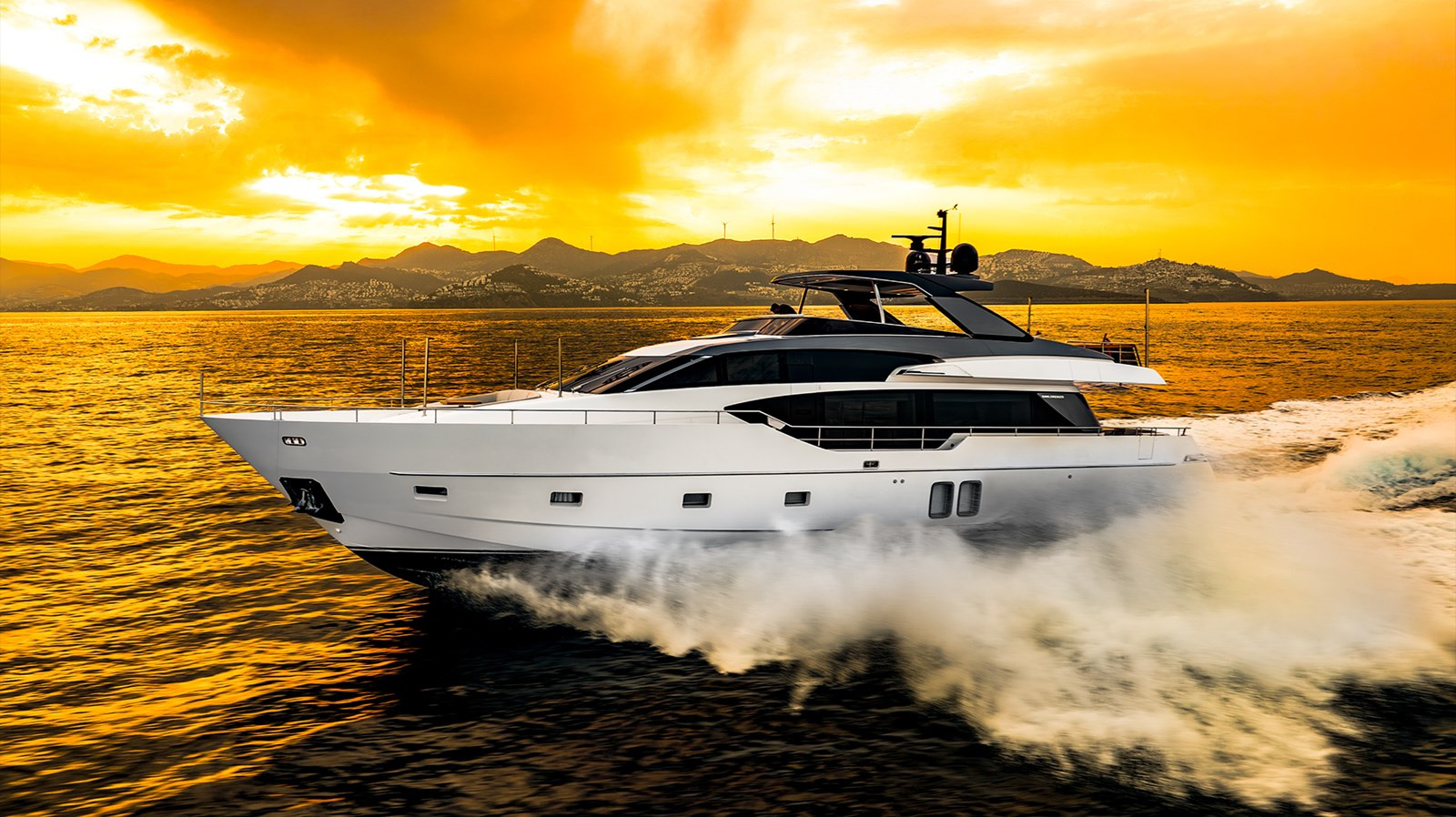 https://arconyachts.ams3.digitaloceanspaces.com/196323/conversions/large_4872374-optimize.jpg