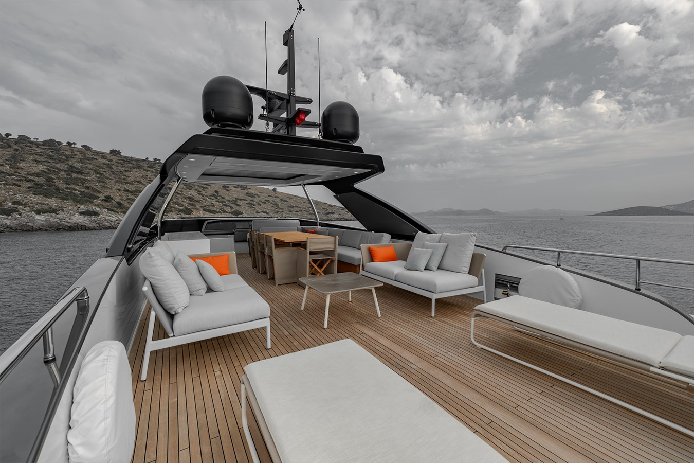 https://arconyachts.ams3.digitaloceanspaces.com/196337/conversions/large_4872381-optimize.jpg