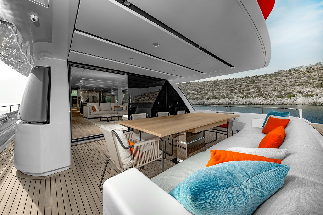 https://arconyachts.ams3.digitaloceanspaces.com/196347/conversions/large_4872387-optimize.jpg