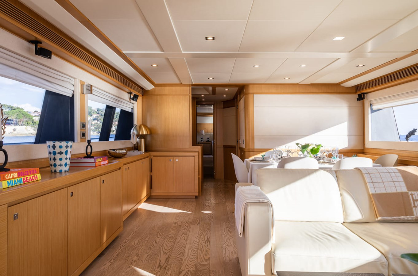 https://arconyachts.ams3.digitaloceanspaces.com/196429/conversions/large_4859628-optimize.jpg