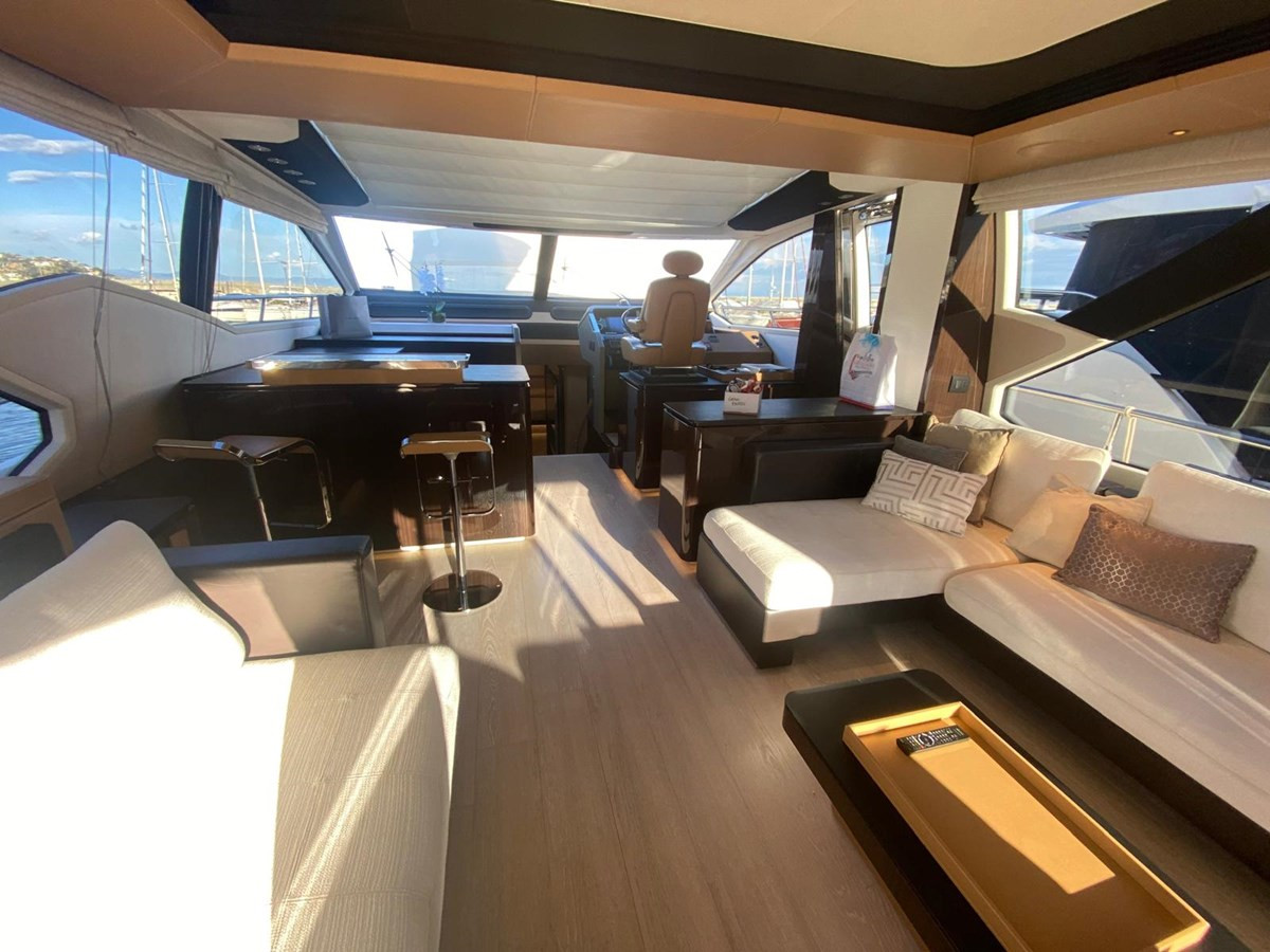 https://arconyachts.ams3.digitaloceanspaces.com/196956/conversions/large_4874557-optimize.jpg