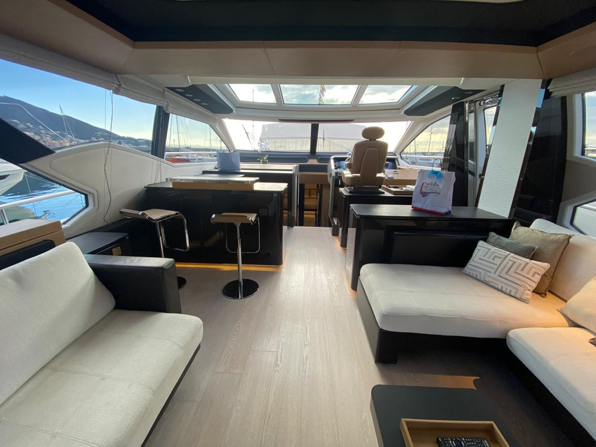 https://arconyachts.ams3.digitaloceanspaces.com/196960/conversions/large_4874561-optimize.jpg