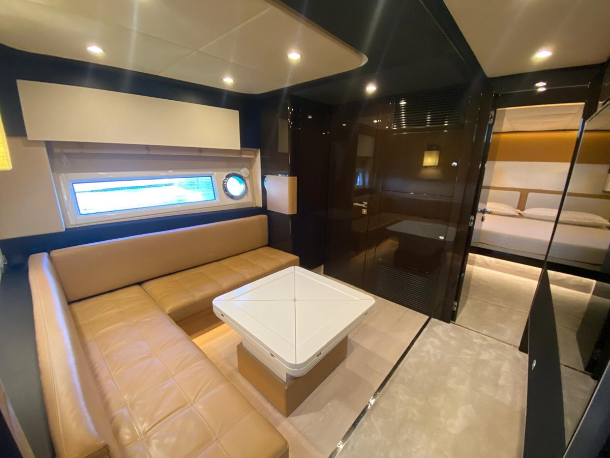 https://arconyachts.ams3.digitaloceanspaces.com/197016/conversions/large_4874618-optimize.jpg