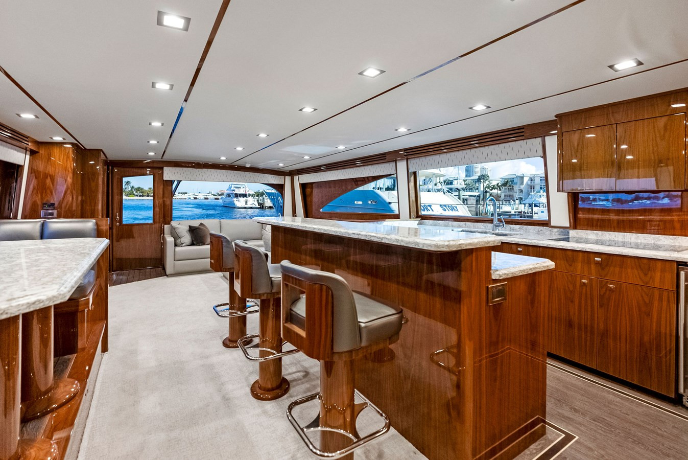 https://arconyachts.ams3.digitaloceanspaces.com/197147/conversions/large_4529446-optimize.jpg