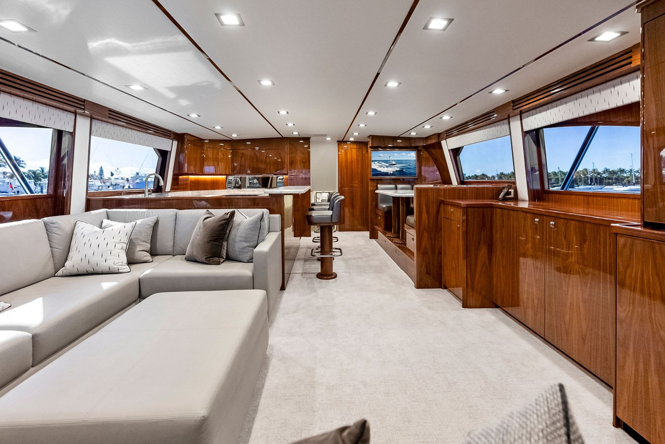 https://arconyachts.ams3.digitaloceanspaces.com/197151/conversions/large_4529448-optimize.jpg