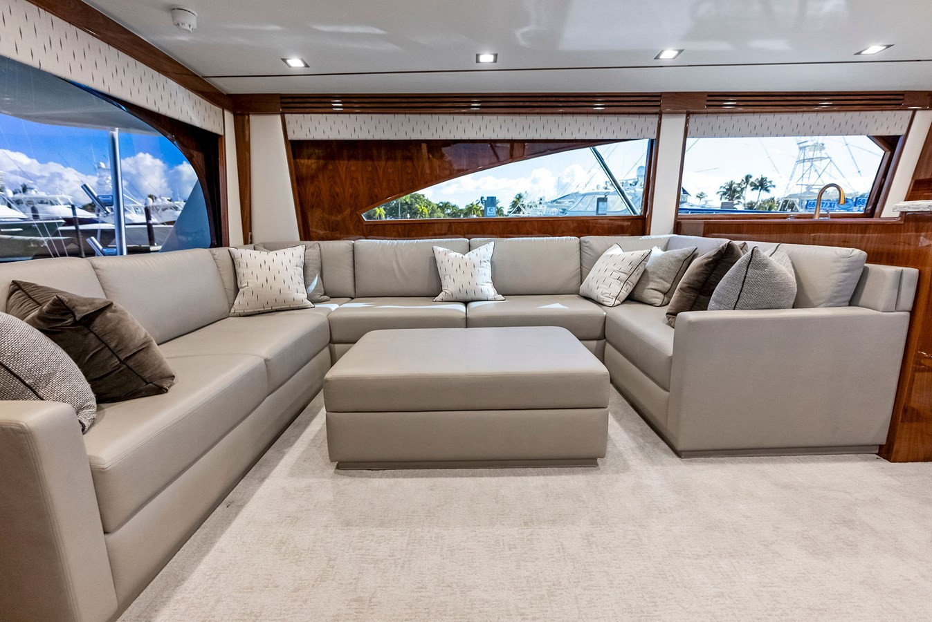 https://arconyachts.ams3.digitaloceanspaces.com/197153/conversions/large_4529449-optimize.jpg