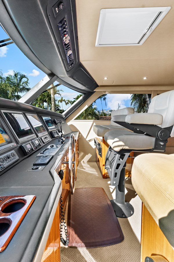 https://arconyachts.ams3.digitaloceanspaces.com/198310/conversions/large_4831750-optimize.jpg
