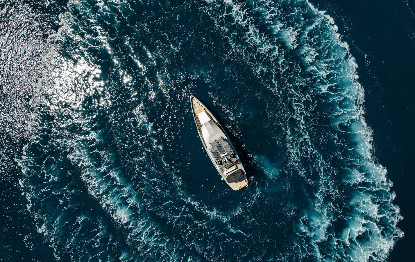 https://arconyachts.ams3.digitaloceanspaces.com/198370/conversions/large_4860442-optimize.jpg