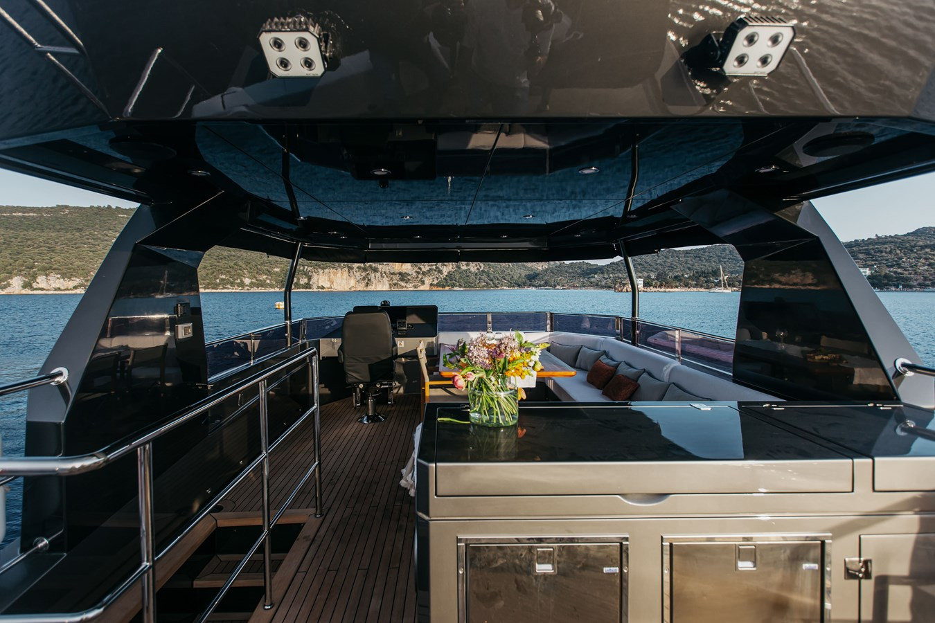 https://arconyachts.ams3.digitaloceanspaces.com/198378/conversions/large_4860446-optimize.jpg