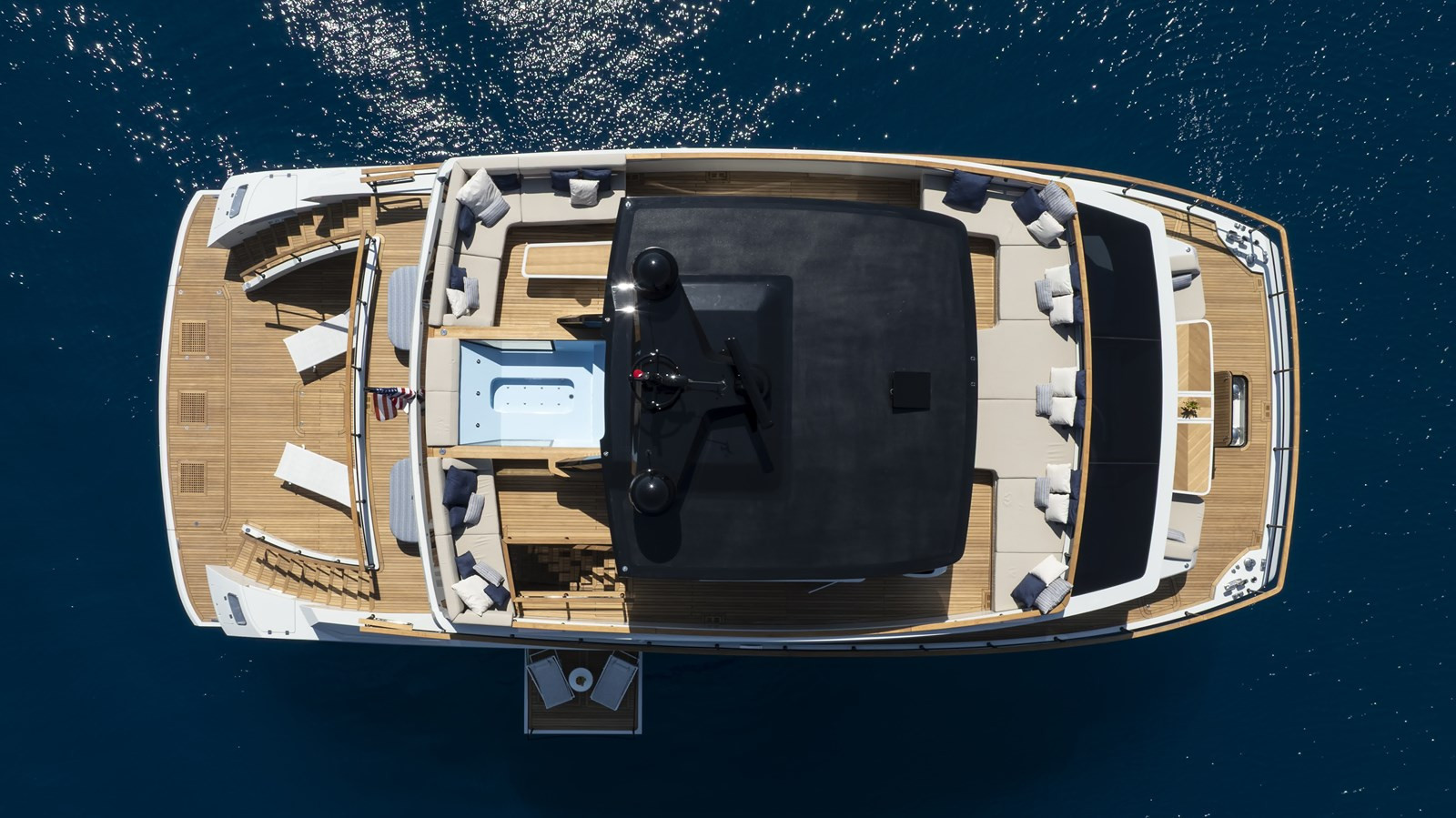 https://arconyachts.ams3.digitaloceanspaces.com/199044/conversions/large_4732285-optimize.jpg