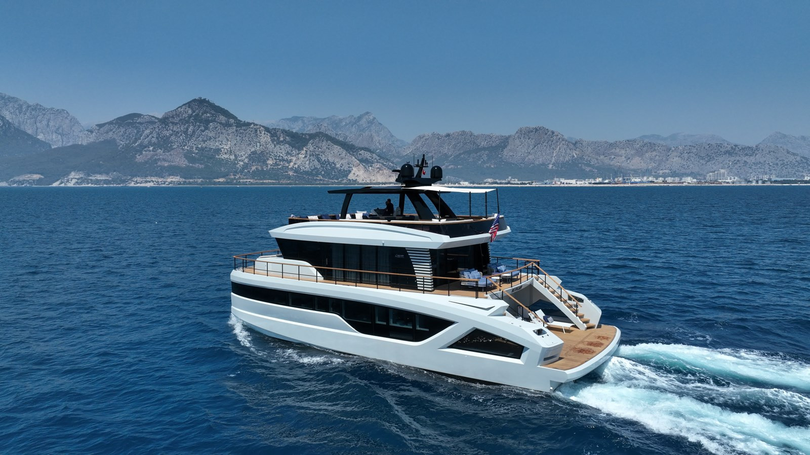 https://arconyachts.ams3.digitaloceanspaces.com/199048/conversions/large_4732287-optimize.jpg