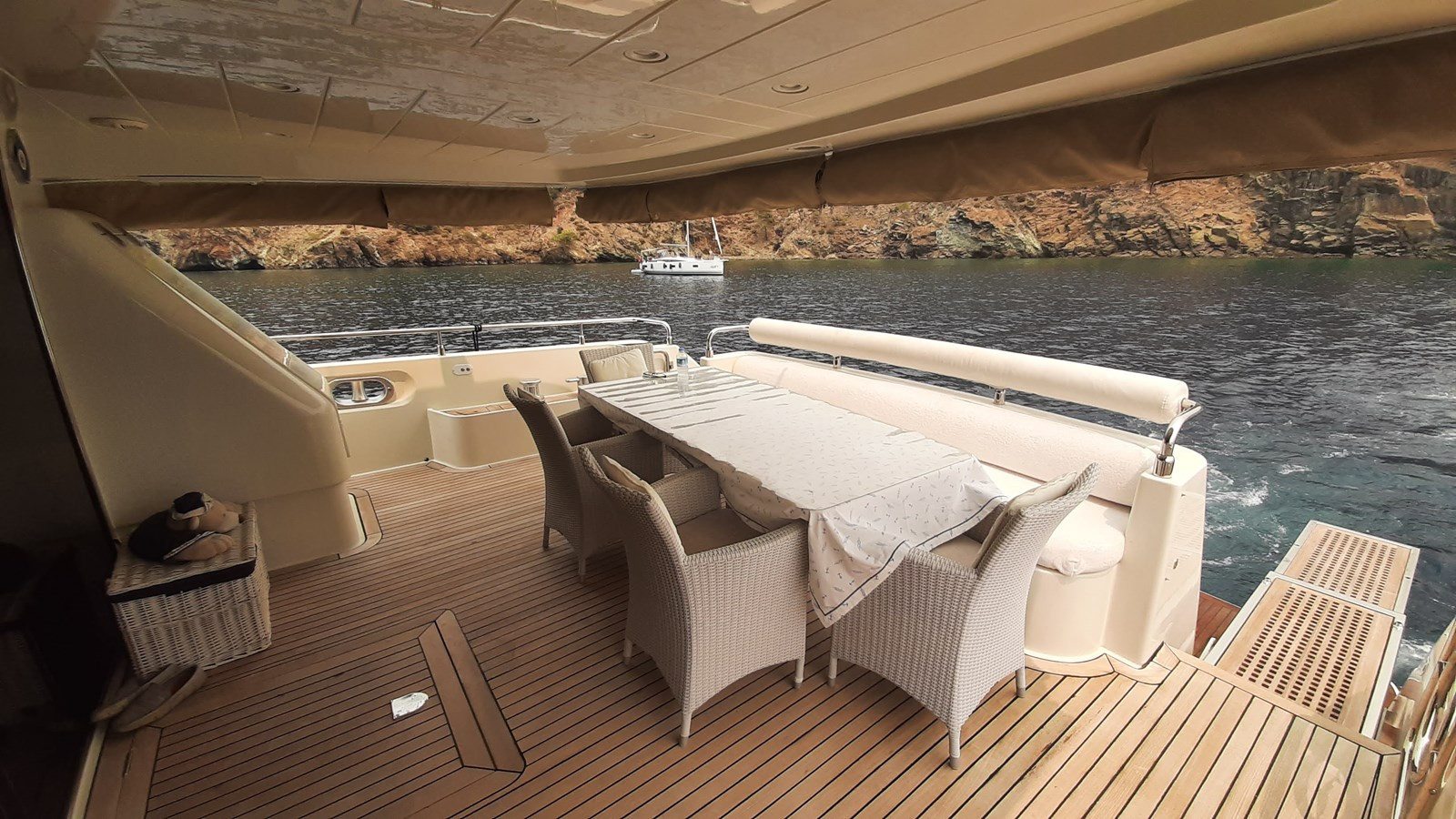 https://arconyachts.ams3.digitaloceanspaces.com/199255/conversions/large_4596987-optimize.jpg