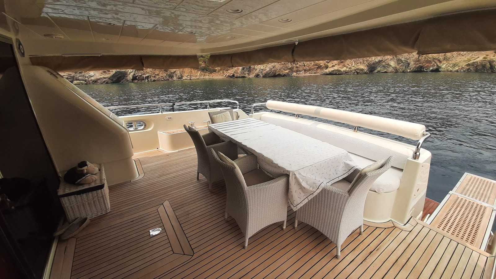 https://arconyachts.ams3.digitaloceanspaces.com/199260/conversions/large_4596989-optimize.jpg