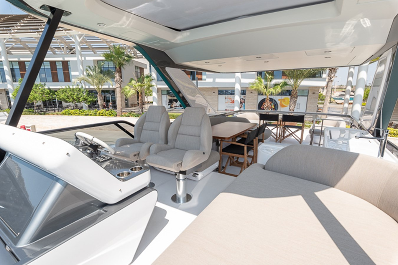 https://arconyachts.ams3.digitaloceanspaces.com/199261/conversions/large_4720977-optimize.jpg