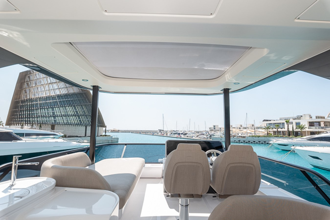 https://arconyachts.ams3.digitaloceanspaces.com/199265/conversions/large_4720979-optimize.jpg