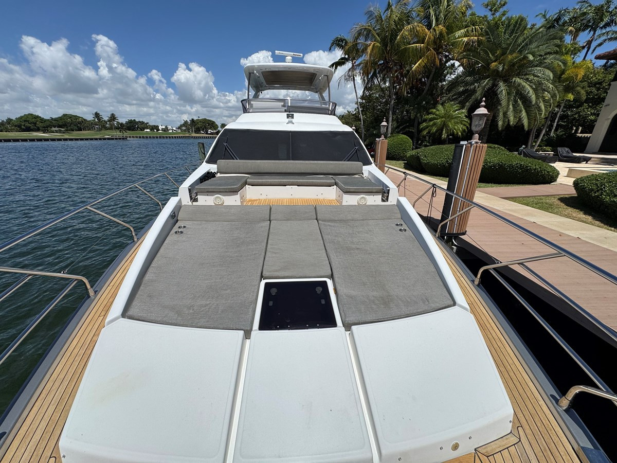 https://arconyachts.ams3.digitaloceanspaces.com/199334/conversions/large_4862501-optimize.jpg