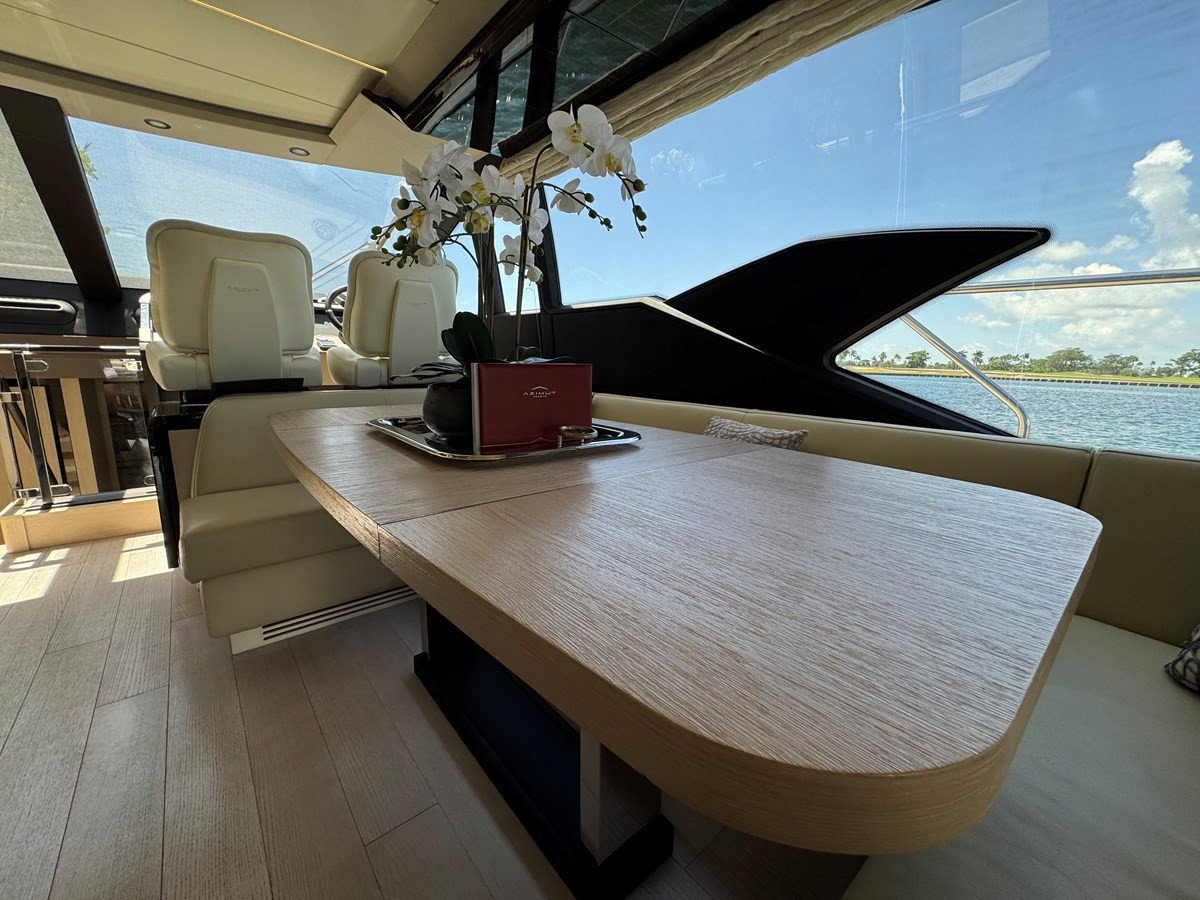 https://arconyachts.ams3.digitaloceanspaces.com/199353/conversions/large_4862518-optimize.jpg
