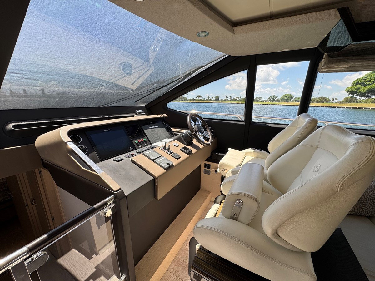 https://arconyachts.ams3.digitaloceanspaces.com/199359/conversions/large_4862521-optimize.jpg