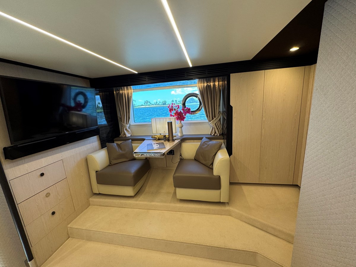 https://arconyachts.ams3.digitaloceanspaces.com/199372/conversions/large_4862533-optimize.jpg
