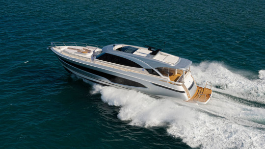 6800 SPORT YACHT