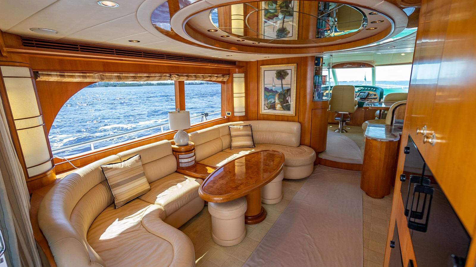 https://arconyachts.ams3.digitaloceanspaces.com/200342/conversions/large_3663731-optimize.jpg