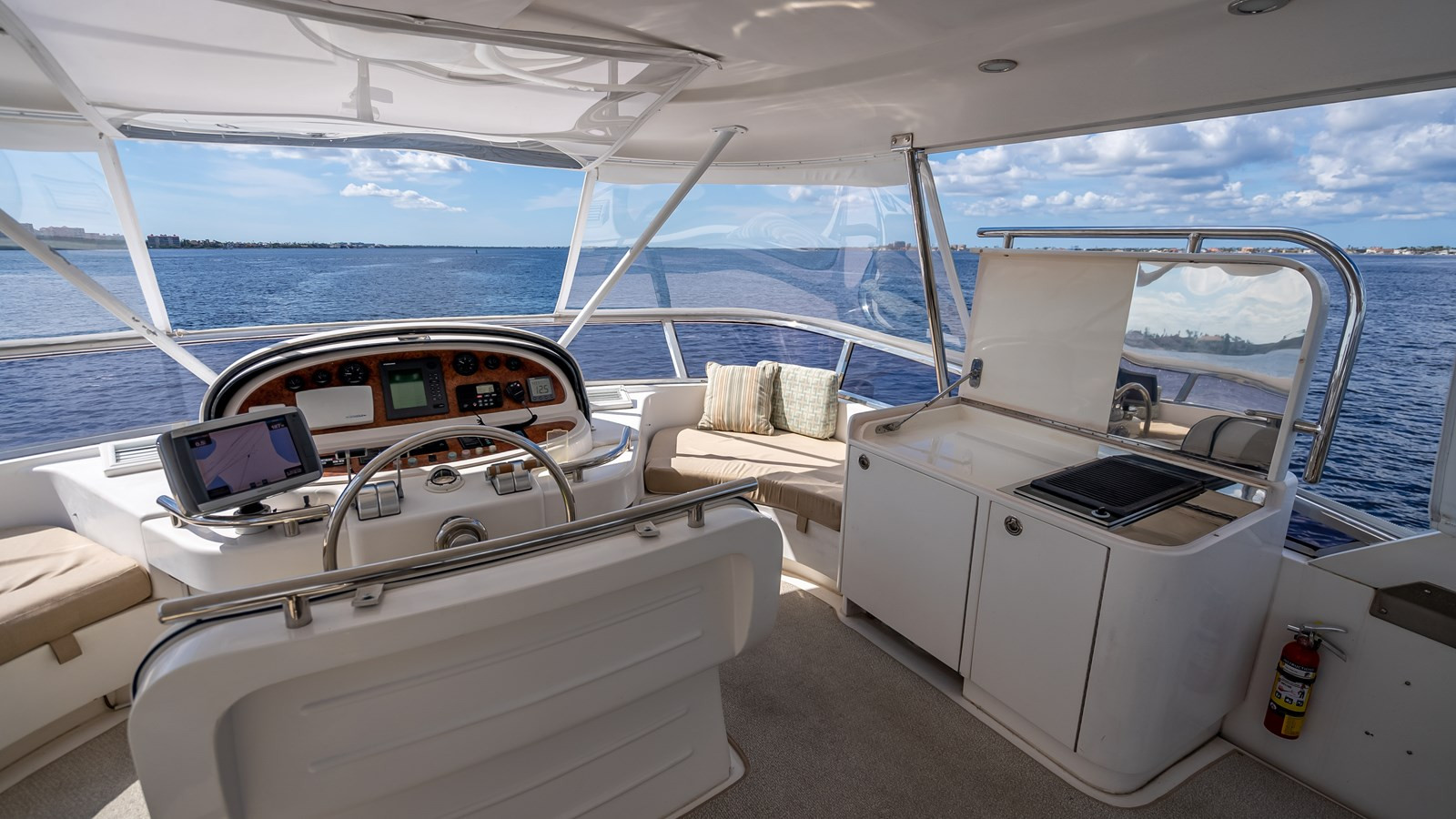 https://arconyachts.ams3.digitaloceanspaces.com/200389/conversions/large_3663755-optimize.jpg