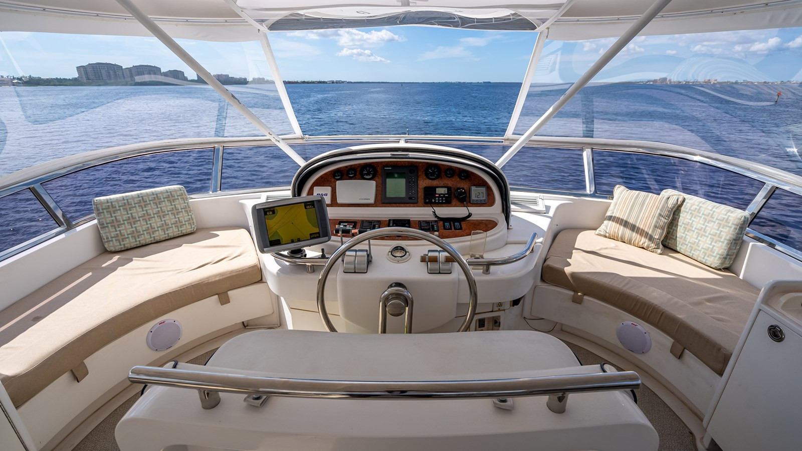 https://arconyachts.ams3.digitaloceanspaces.com/200393/conversions/large_3663759-optimize.jpg