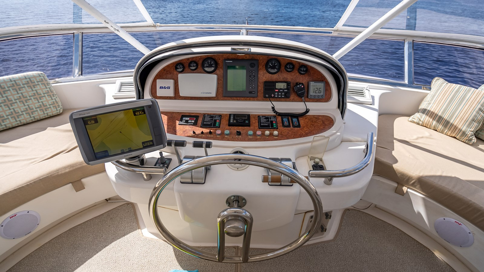 https://arconyachts.ams3.digitaloceanspaces.com/200395/conversions/large_3663760-optimize.jpg