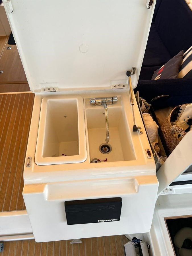 https://arconyachts.ams3.digitaloceanspaces.com/200436/conversions/large_4155723-optimize.jpg