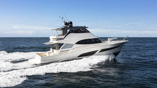 64 SPORTS MOTOR YACHT