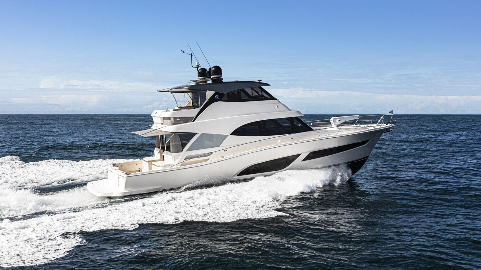 64 SPORTS MOTOR YACHT